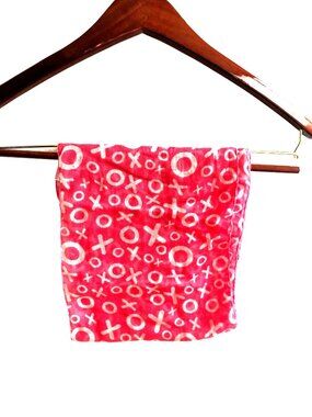 PINK WITH "XO" SYMBOLS LIGHT WEIGHT SCARF